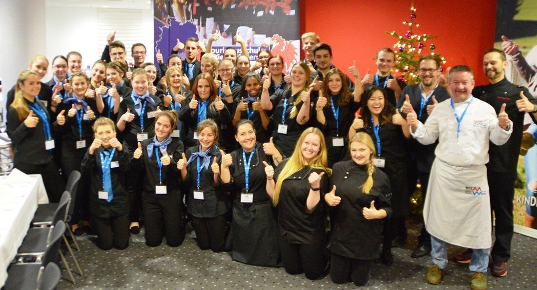 Wiesau/Nürnberg. Mittlerweile zum dreizehnten Mal in Folge – und somit von Beginn der Sternstundengala in Nürnberg an – setzt sich der Bayerische Hotel- und Gaststättenverband DEHOGA Bayern für die Wohltätigkeitsaktion des [&hellip;]