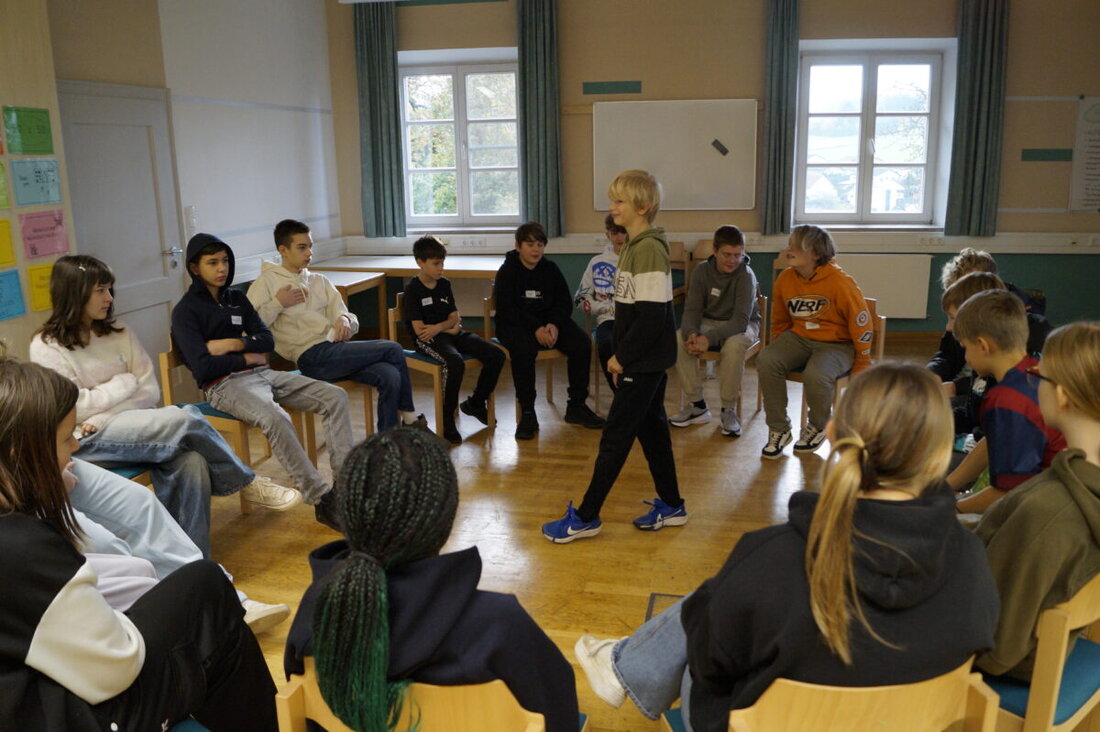 Erbendorf. Berufsorientierung findet an der Mittelschule Erbendorf nicht nur im Klassenzimmer statt. Die Klasse 7a besuchte erstmals das Berufsorientierungsseminar der Jugendbildungsstätte des Bezirks Oberpfalz sowie der KAB und CAJ in Waldmünchen.