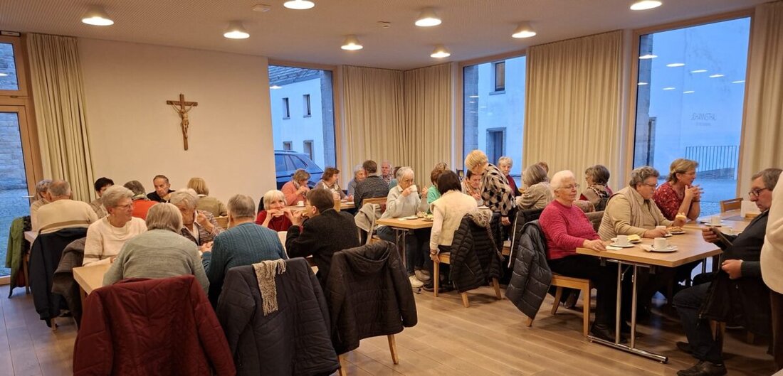 Windischeschenbach. Im Exerzitienhaus Johannisthal feierte die Seniorengruppe Generation 60+ der Pfarrgemeinde Vohenstrauß eine besinnliche Adventrunde mit Gottesdienst, Musik und Rätseln. Dank und kleine Geschenke rundeten den Nachmittag ab.