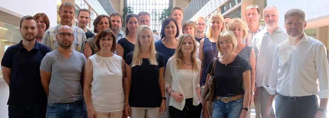 Weiden/Falkenberg. Von der Gründerscheune zu einem international agierenden Unternehmen: So hat sich das Familienunternehmen IGZ Ingenieurgesellschaft für logistische Informationssysteme mbH aus Falkenberg entwickelt. 23 Mitarbeiterinnen und Mitarbeiter der Agentur für Arbeit [&hellip;]