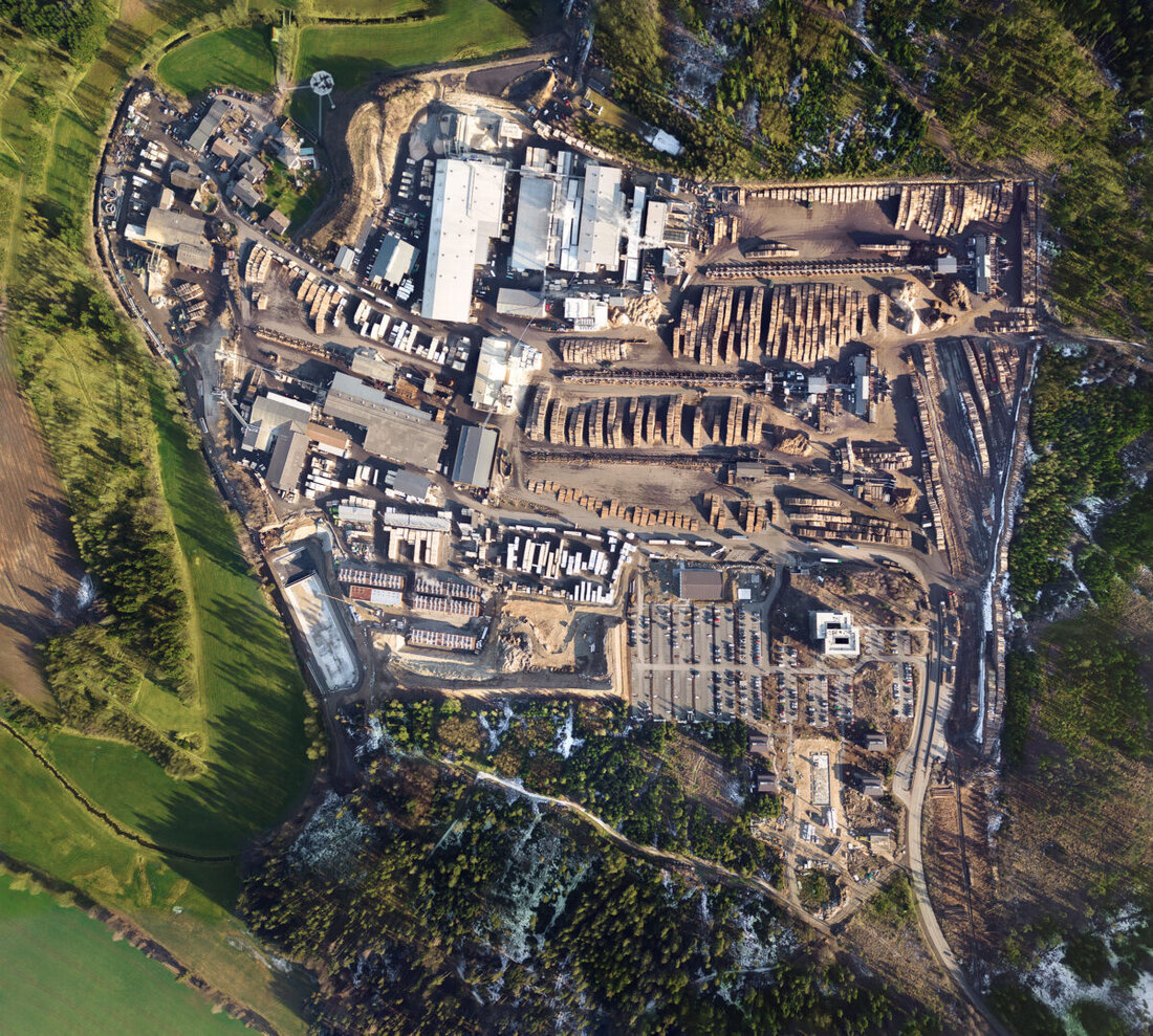 Tirschenreuth. Landrat Roland Grillmeier ist diese Botschaft wichtig: Der Landkreis Tirschenreuth und die Kommunen stehen fest an der Seite der Ziegler-Mitarbeiter. Am vergangenen Samstag fand im Landratsamt ein Abstimmungstreffen statt.