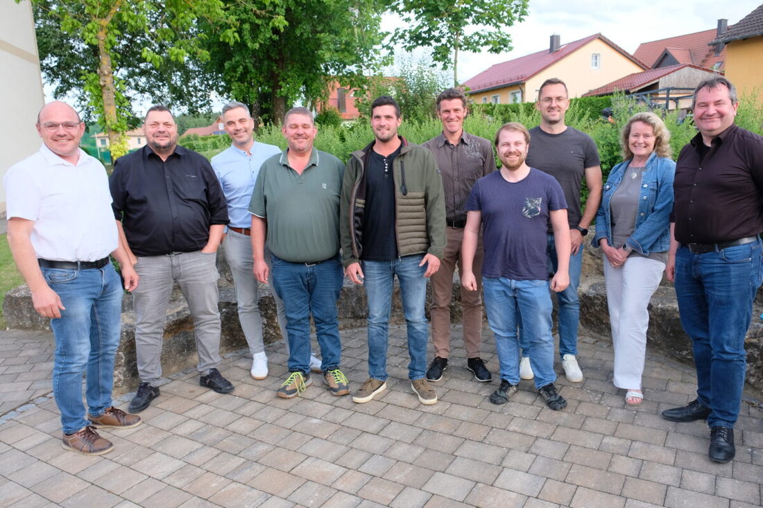 Schlammersdorf. Der Zweckverband Schlammersdorf-Vorbach startet nach der Kommunalwahl teils neu, bestätigt aber Johannes Schmid und Alexander Goller. Neu sind 7.000 Euro für Sofortentscheidungen und 25 Euro Sitzungsgeld.