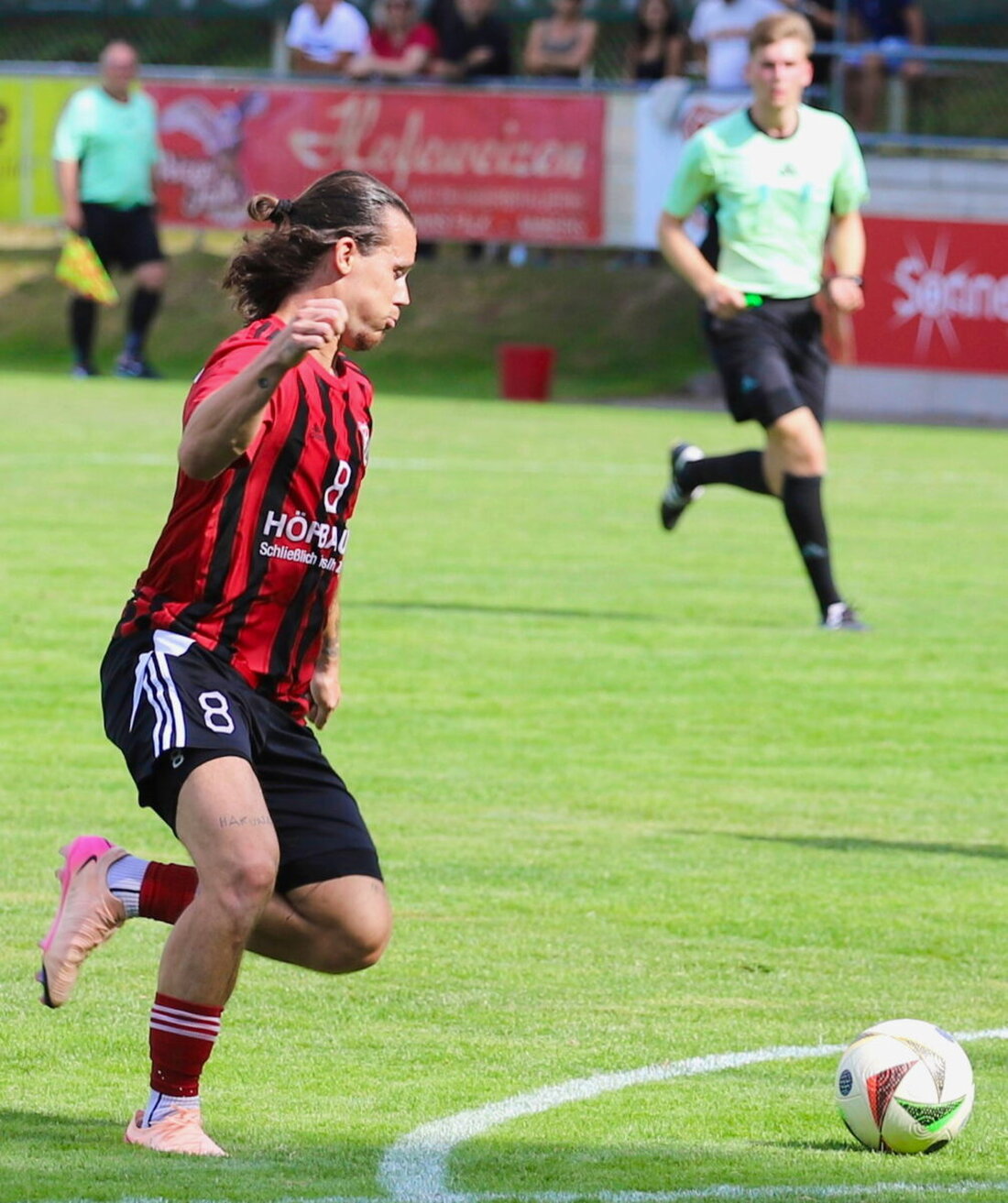 Etzenricht. SC Luhe-Wildenau siegt verdient mit zwei zu null beim SV Etzenricht. Caner Gümüsbas trifft früh nach Vorlage von David Bezdicka, der nach einer Stunde zum zweiten Mal zuschlägt und als prägendster Akteur glänzt.