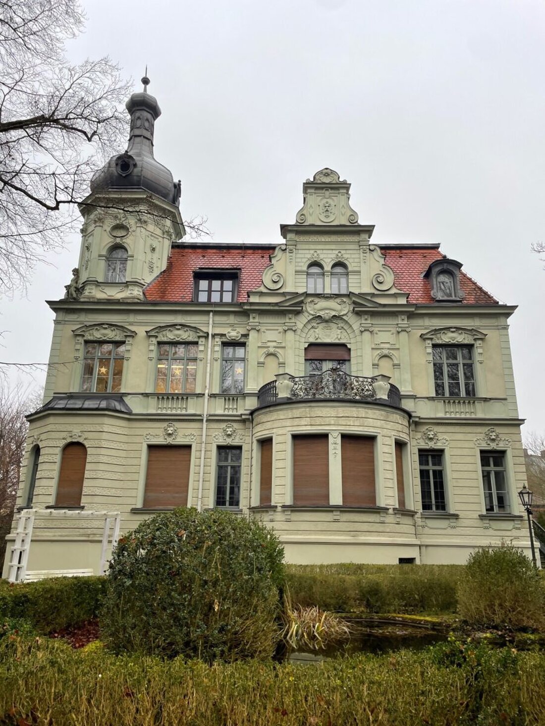 Regensburg. Der Kulturausschuss setzt neue Akzente in der Erinnerungskultur und stärkt die Kulturarbeit in der Oberpfalz. Geplant sind ein Filmabend in Weiden, eine Gedenkfeier und Mittel für Denkmalschutz und Musik.