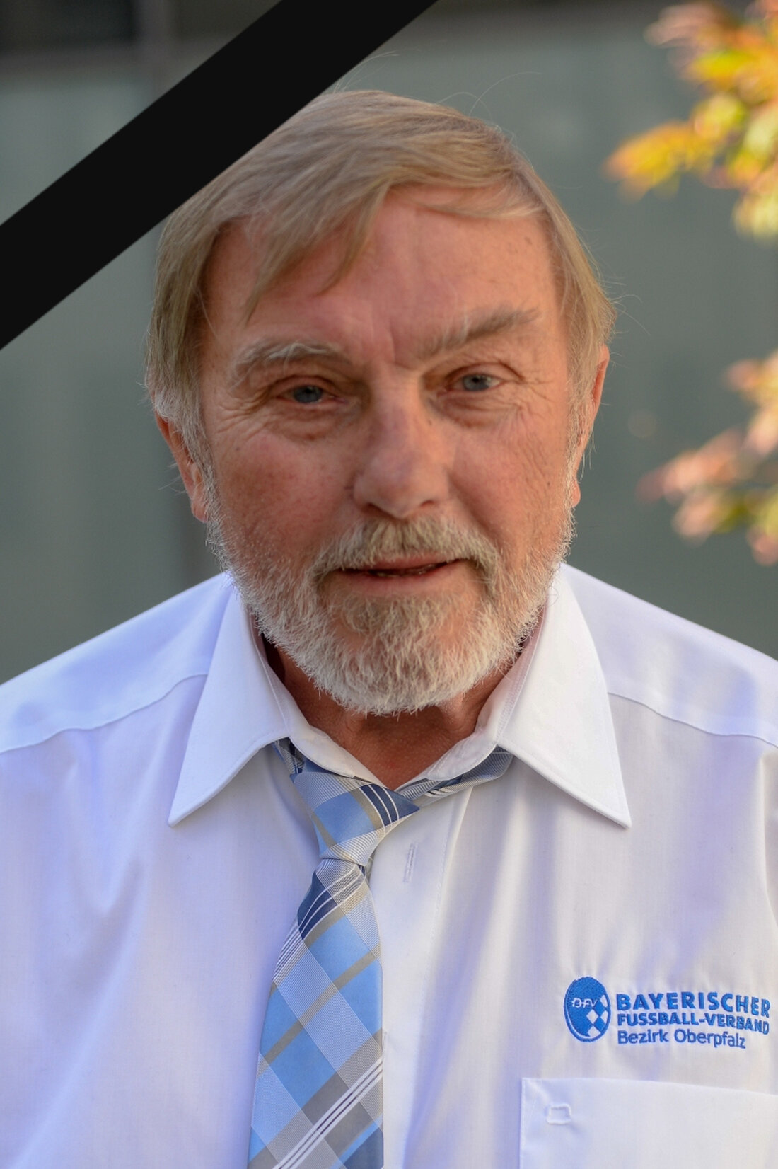 Weiden. Der Bayerische Fußball-Verband trauert um den oberpfälzer Bezirks-Jugendleiter Karl Fenzl aus Weiden. Nach kurzer schwerer Krankheit ist er im Alter von 71 Jahren verstorben. „Mit Karl Fenzl verliert der [&hellip;]