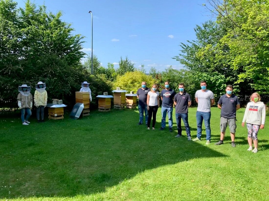 Waldershof. Ein wichtiger Bestandteil der Ausbildung bei der Firma Schmelzer aus Waldershof ist ein alljährliches Azubiprojekt. Das diesjährige Projekt hat sich sowohl mit Natur und Umweltschutz, als auch mit Metall befasst [&hellip;]