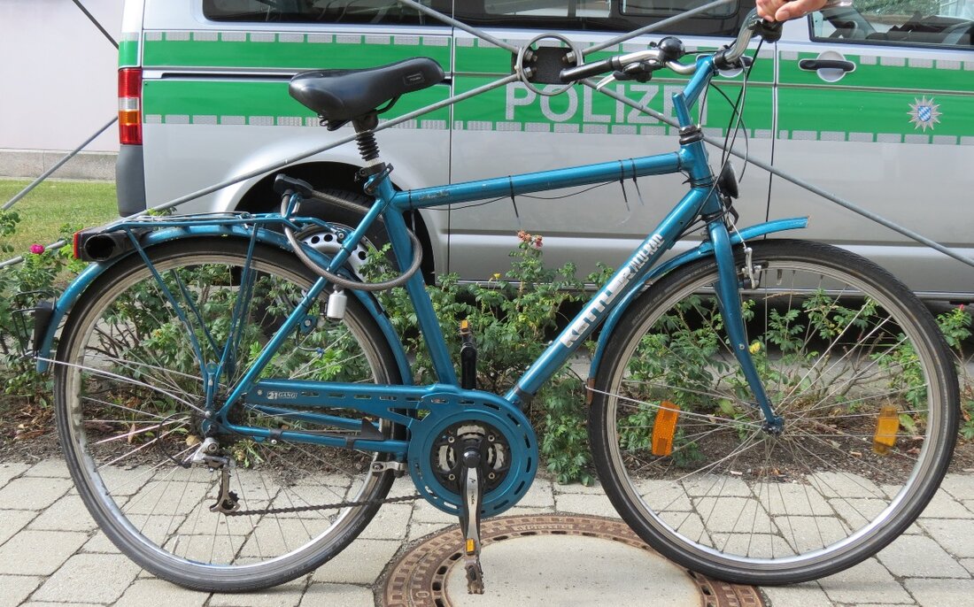 Weiden. Der am Sonntag auf Höhe der Firma ATU verletzte Radfahrer wurde gestern identifiziert. Es handelt sich um einen 73-Jährigen aus dem Landkreis Neustadt. Wie die Polizei mitteilt, meldete sich gestern gegen [&hellip;]