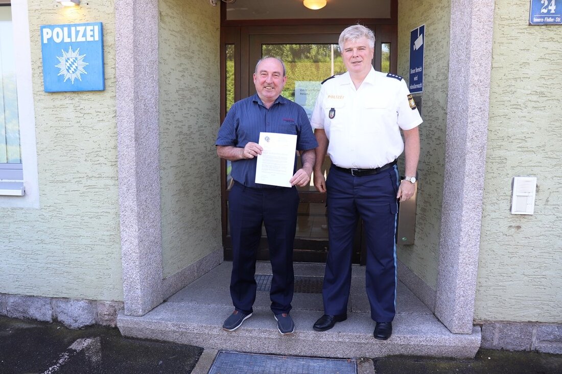 Neustadt/WN. Einen besonderen Termin konnte der stellvertretende Leiter der Polizei Neustadt, Polizeihauptkommissar Georg Fritsch, wahrnehmen. Er durfte im Namen des Polizeipräsidiums ein Dankschreiben und eine kleine finanzielle Aufmerksamkeit an einen [&hellip;]