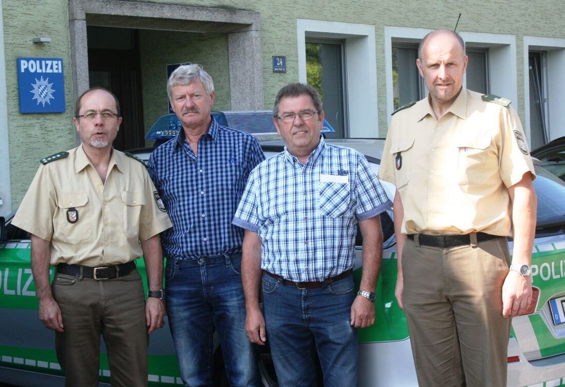 Neustadt/WN. Der Leiter der Polizeiinspektion Neustadt/Wn, Erster Polizeihauptkommissar Werner Hanauer, durfte kürzlich in einer kleinen Feierstunde zwei langjährige Mitarbeiter seiner Dienststelle in den wohlverdienten Ruhestand verabschieden. In seiner Rede machte der [&hellip;]