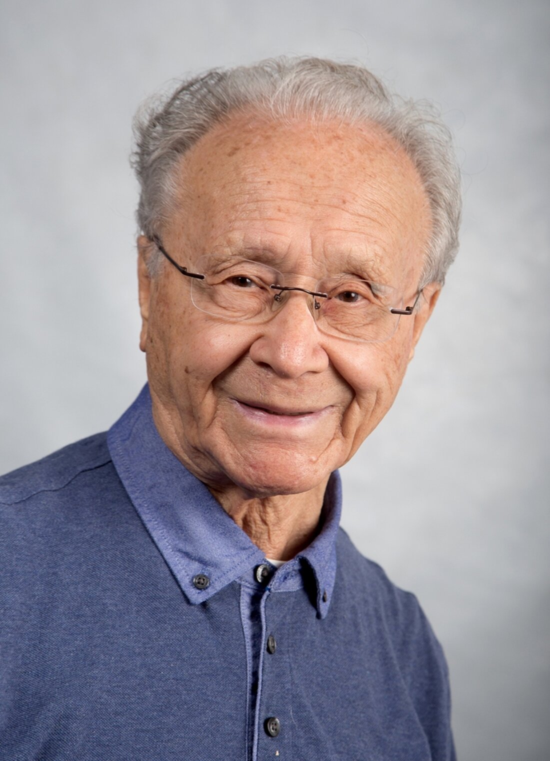 Tirschenreuth. Der Kreisjugendring Tirschenreuth veranstaltet am Mittwoch um 19.00 Uhr im Mehrgenerationenhaus in Mitterteich ein „Stadtgespräch“ mit dem renommierten Zeitzeugen Prof. Dr. Alexander Fried, der den Holocaust überlebt hat. Eingeladen [&hellip;]