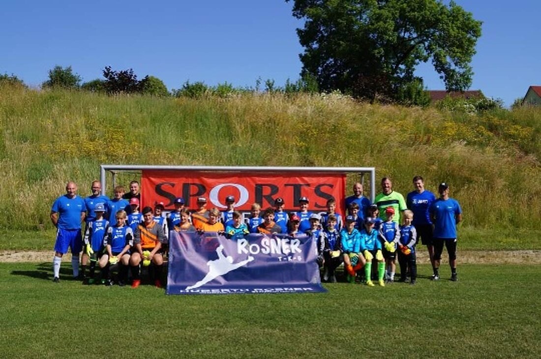 Tirschenreuth. Am 30. August 2025 findet ein Torwartcamp für Nachwuchstorhüter im Sportpark des FC Tirschenreuth, geleitet von Huberth Rosner, statt. Teilnehmer ab sechs Jahren erhalten Training, Ausrüstung und Verpflegung für 75 Euro.