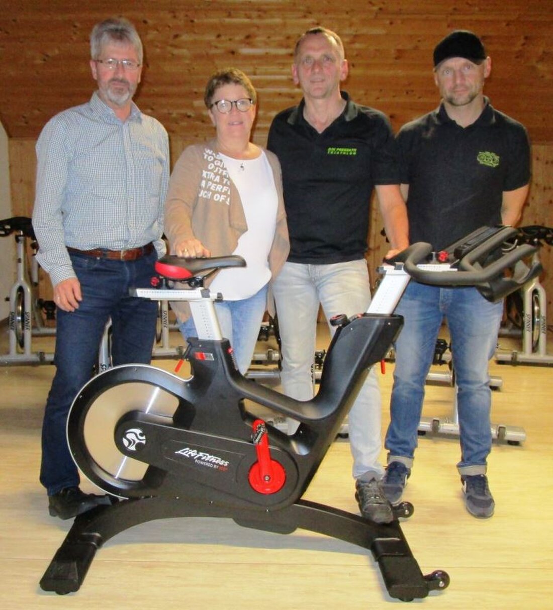 Pressath. Über ein vorgezogenes Weihnachtsgeschenk durften sich die Instructoren für Indoor Cycling der DJK Pressath freuen. Vorsitzender Siegfried Rauch überreichte das neue Bike. Es ist wichtig, immer wieder ehrenamtliche Übungsleiter [&hellip;]