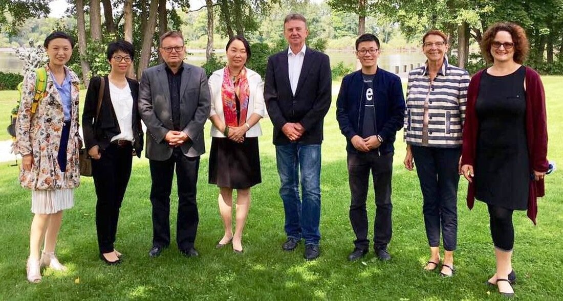 Weiherhammer. Die Internationalisierung der Berufsbildung ist ein strategisches Ziel des Überbetrieblichen Bildungszentrums in Ostbayern (ÜBZO) gGmbH. Jetzt war eine chinesische Delegation in Weiherhammer zu Gast, um sich über die verschiedenen [&hellip;]