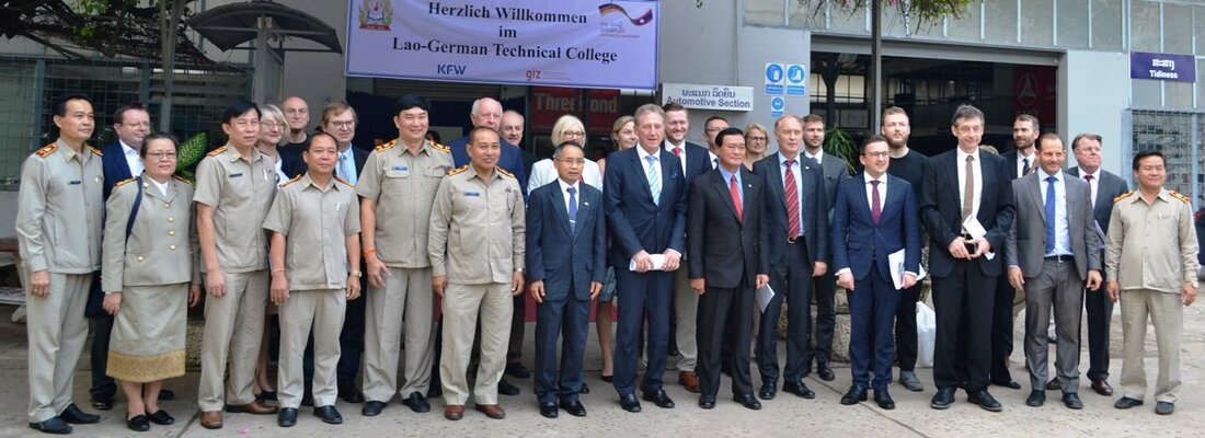 Weiherhammer. Hohen Besuch erhielt das Lao-German Technical College, das vom ÜBZO und der BHS Corrugated unterstützt wird. “Dadurch wird unser Engagement in Laos weiter aufgewertet“, findet Geschäftsführer Prof. Dr. Erich Bauer. [&hellip;]