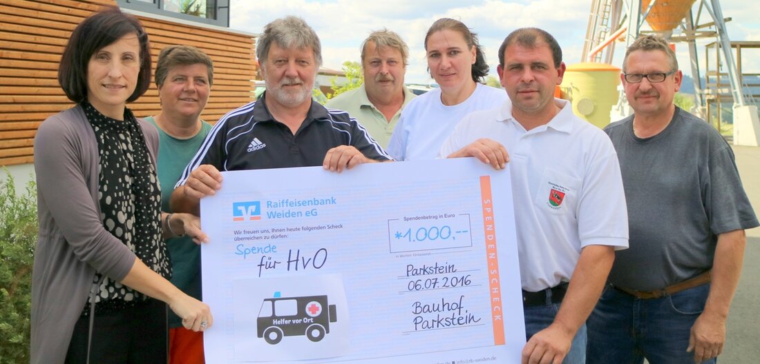 Parkstein. Strahlende Augen gab es letzte Woche bei der offiziellen Scheckübergabe des Bauhofs an die Helfer vor Ort in Parkstein. Runde 1.000 Euro waren beim Tag der offenen Tür im Juni durch Kuchenverkauf [&hellip;]