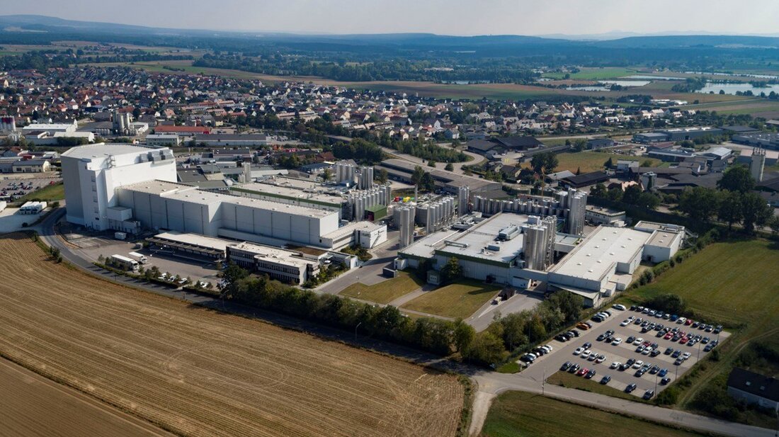 Parkstein/Schwarzenfeld. Das Parksteiner Unternehmen Witron ist von der Privatmolkerei Bechtel beauftragt worden ein neues Frischelager in Schwarzenfeld zu integrieren. Eine Schwierigkeit besteht aber schon jetzt. Die Privatmolkerei Bechtel beauftragte das [&hellip;]