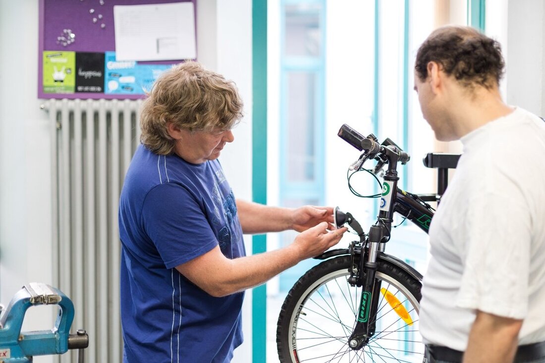 Weiden. Das ÜBZO mit Hauptsitz in Weiherhammer ist breit aufgestellt: Es ist ein innovativer Dienstleister für Aus- und Weiterbildungskonzepte. Zugleich ist es auch ein Spezialist für Umschulungen und Qualifizierungen, Arbeitserprobungen und [&hellip;]