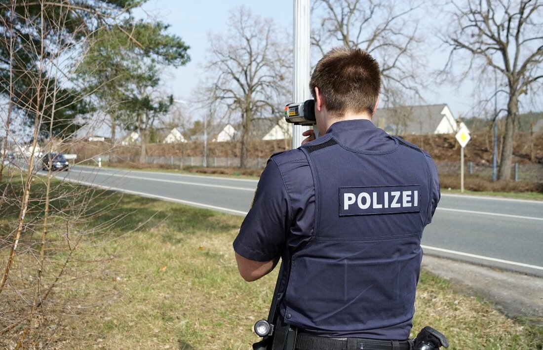 Waldsassen. Wer bei Hundsbach zu schnell unterwegs war, hat am Donnerstag prompt die Konsequenz gespürt: Die Polizei hat dort mit Lasergerät kontrolliert. 