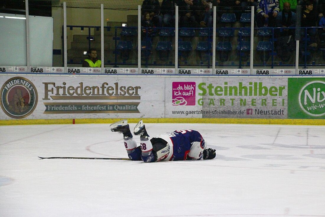 Weiden. Man hatte sich viel vorgenommen auf Seiten der Blue Devils im Oberpfalz Derby gegen den EV Regensburg. Aber schon im ersten Drittel war alle Hoffnung dahin. Von Jürgen Masching Ohne [&hellip;]