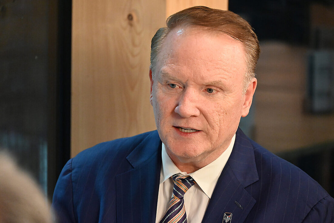 Weiden. Die Freistellung von Trainer Sebastian Buchwieser schlägt hohe Wellen. Jetzt hat Stephan Seeger zur Entscheidung Stellung genommen. Hier bei uns lest ihr sein Statement im Wortlaut.