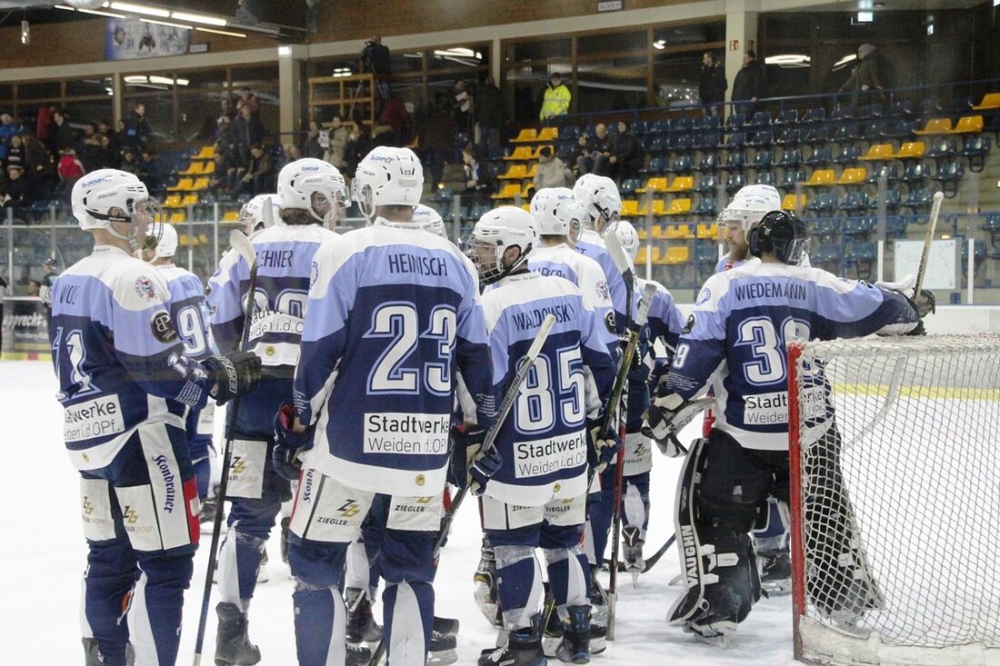 Weiden. Nachdem Martin Heinisch zuletzt seinen Vertrag bei den Blue Devils um zwei weitere Jahre verlängert hat, stehen nun auch die ersten Abgänge des letztjährigen Kaders fest. Goalie Johannes Wiedemann [&hellip;]