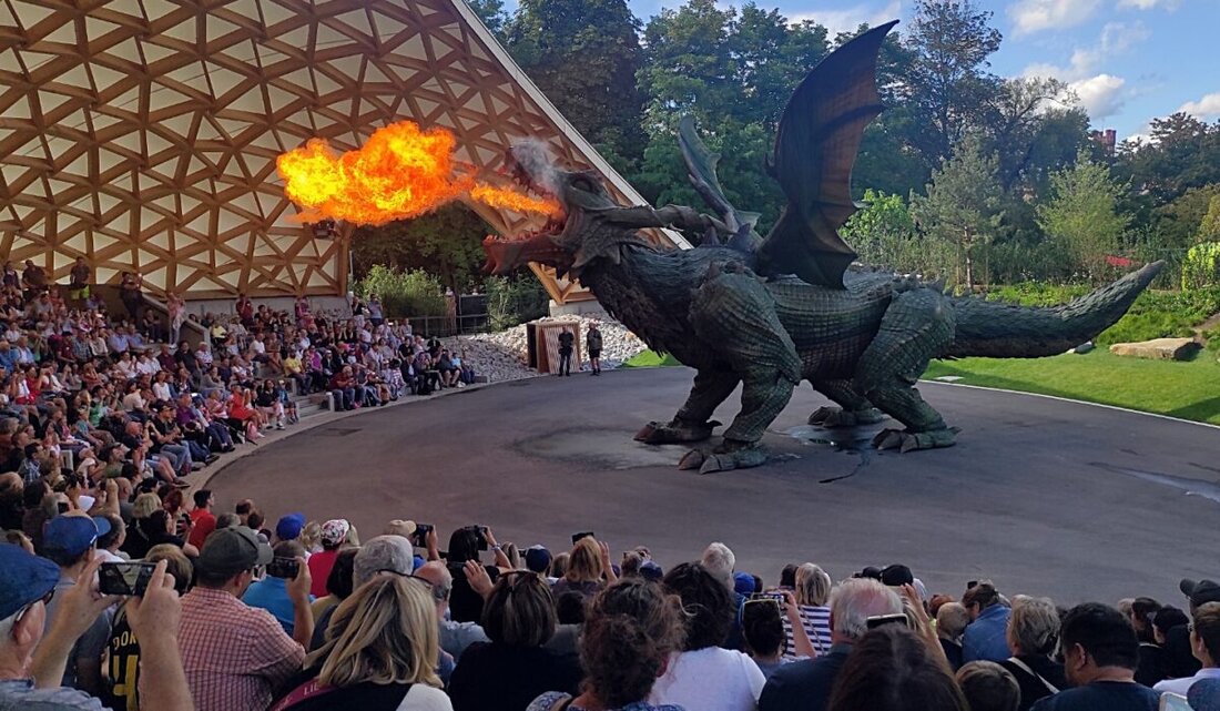 Furth im Wald. Ein Ausflug der Senioren aus Vorbach und Schlammersdorf zur Landesgartenschau begeisterte mit Blütenpracht und dem Further Drachen, den Kinder sogar mit Gummibärchen fütterten.