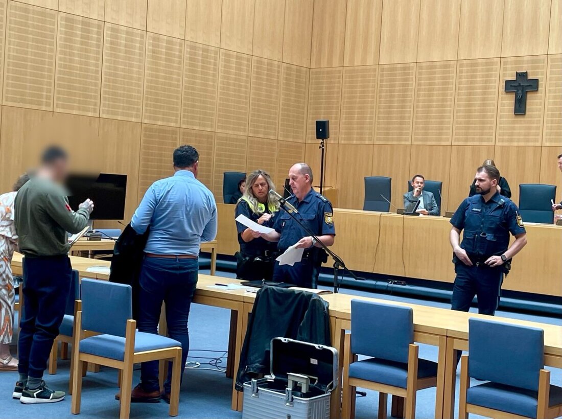 Weiden. Das letzte Urteil nach dem Überfall auf Uhren Heinz im Jahr 2018 ist gesprochen. Die 1. Strafkammer am Landgericht Weiden verhängt zwei Jahre Haft auf Bewährung. Der Angeklagte hat sich in der Verhandlung als kleines Rädchen im Getriebe erwiesen. Noch heute will er zurück nach Litauen aufbrechen.