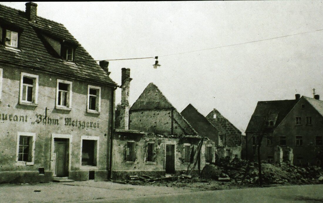 Grafenwöhr. Bombenteppiche fielen auf Grafenwöhr, am 5. und 8. April vor 75 Jahren erlebten die Stadt und das Lager bei den Luftangriffen ihr Inferno. Der 8. April 1945, der Weiße [&hellip;]