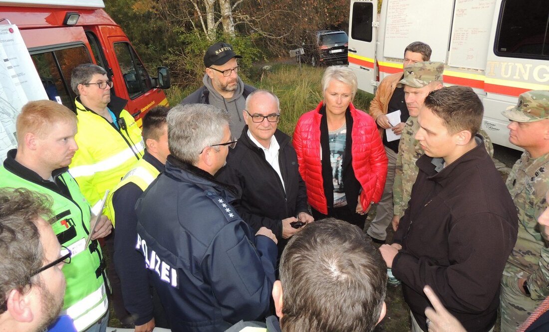 Grafenwöhr. 75 Kilo Sprengstoff und Stahl sorgten in Grafenwöhr für Aufregung. Bombenentschärfer und rund 180 deutsche und amerikanische Einsatzkräften waren im Einsatz. Mit glücklichem Ausgang.  Von Gerald Morgenstern Bauarbeiten auf [&hellip;]