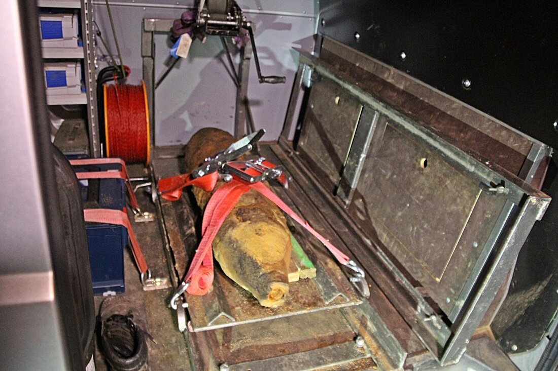 Grafenwöhr. Wegen eines Bombenfunds ist die Neue Amberger Straße beziehungsweise B 299 derzeit in beide Richtungen komplett gesperrt.  Laut Polizei Eschenbach wurde bei Bauarbeiten in der Neuen Amberger Straße in [&hellip;]