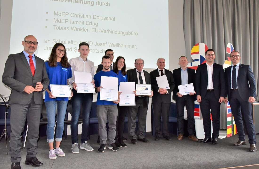 Weiden. Die Europaberufschule Weiden ist die erste bayerische Berufschule überhaupt, die sich Botschafterschule des Europäischen Parlaments nennen darf.  Maßgeblich am Erfolg beteiligt war ein Team um Schüler als „Juniorbotschafter“ aus [&hellip;]