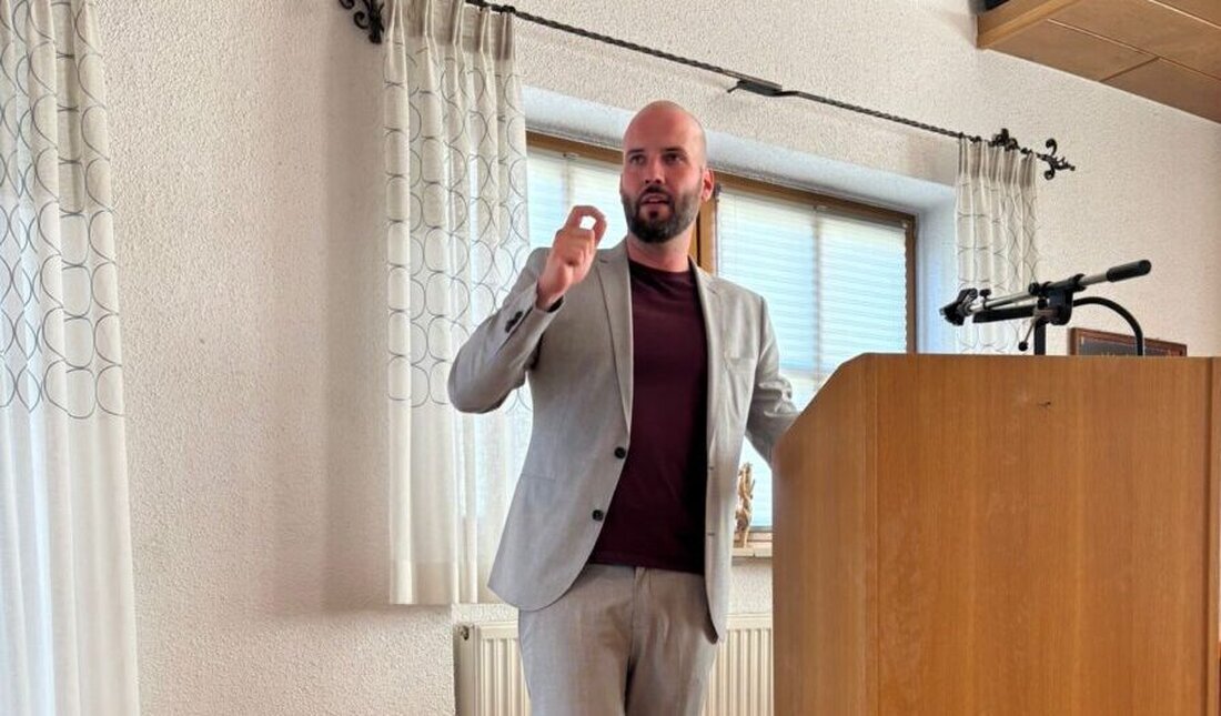 Weiden. Bei einer SPD-Infoveranstaltung kritisierte ASG-Landeschef Steve Brachwitz das geplante GKV-Beitragssatzstabilisierungsgesetz scharf. Es sei ein Spargesetz, das Patientinnen, Arbeitnehmende und Leistungserbringer belaste.