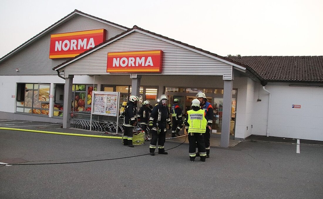 Grafenwöhr. Als ein Feuer in der Norma ausbricht, ist es einem glücklichen Zufall zu verdanken, dass die Einsatzkräfte der Feuerwehr direkt zur Stelle sind.  Die Kameraden der Freiwilligen Feuerwehr aus [&hellip;]