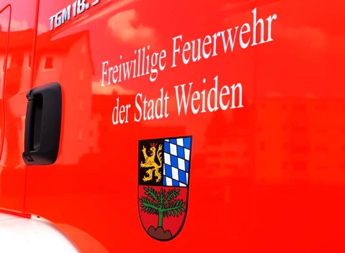 Weiden. Eigentlich sollte nur das Unkraut am Grundstück eines Weideners (61) weichen - das Ganze endete mit einem Feuerwehreinsatz. 