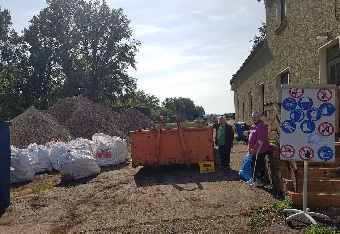 Grünau/Luhe-Wildenau. In nur wenigen Minuten haben Brandstifter vor knapp einem Jahr den Hof von Anna Müller angezündet und in Brand versetzt – zwei Wochen hat eine Spezialfirma heuer gebraucht, bis [&hellip;]