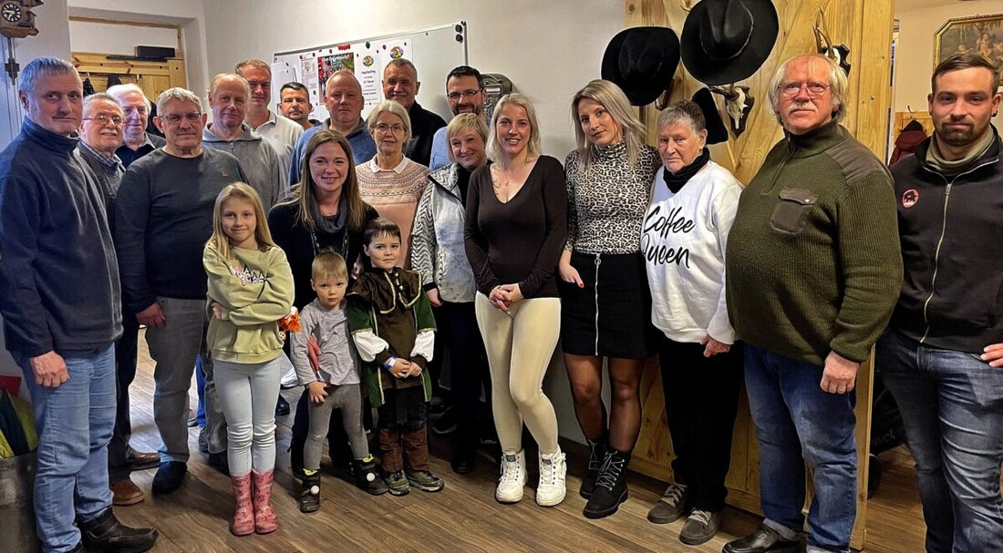 Weiden. Die Siedlergemeinschaft Brandweiher e.V. wählte ihre Vorstandschaft neu und diskutierte intensiv über hohe Grundsteuerbescheide. Sie fordern einen differenzierten Hebesatz und haben sich wegen der Lärm- und Staubbelastung durch Industrie und Militärübungen an die Stadt gewandt.