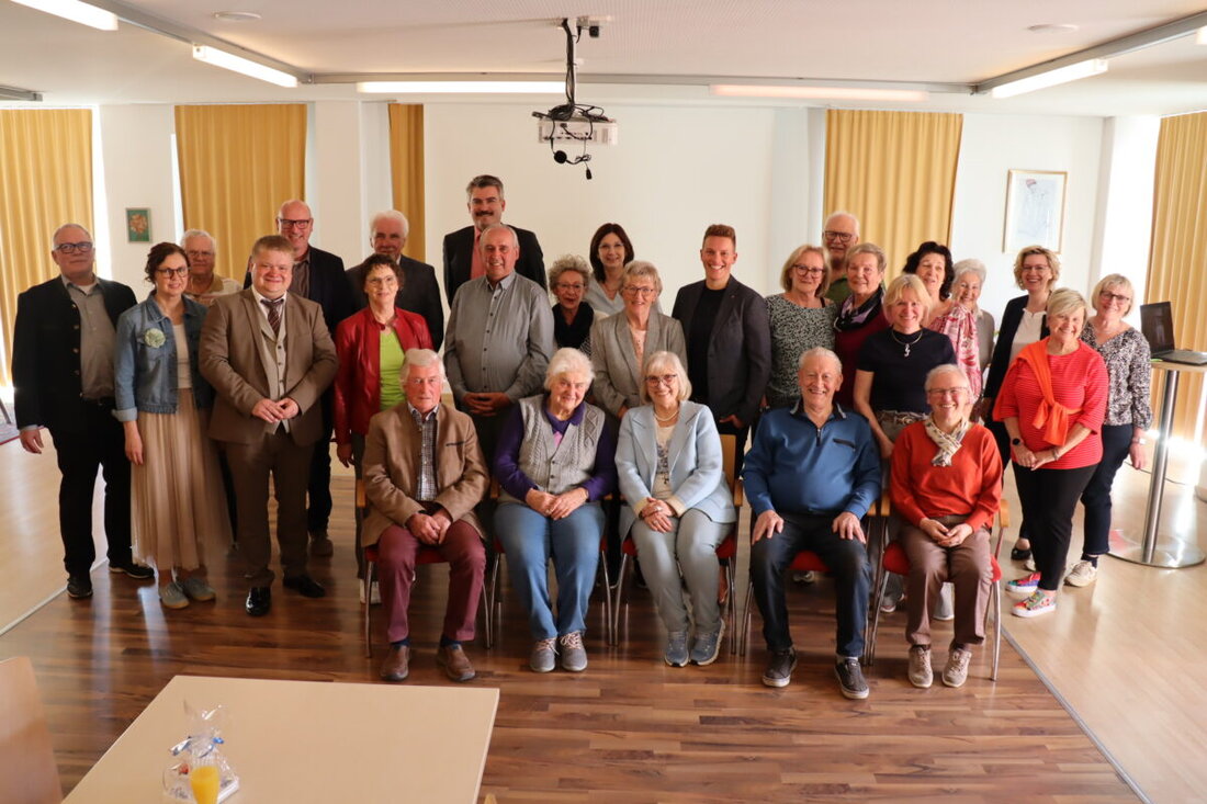 Burglengenfeld. Anfang April wurde die langjährige Vorsitzende des Seniorenbeirats, Brigitte Hecht, nach zwölf Jahren engagierter Arbeit feierlich verabschiedet. Viele Gäste und die Stadtspitze dankten ihr.