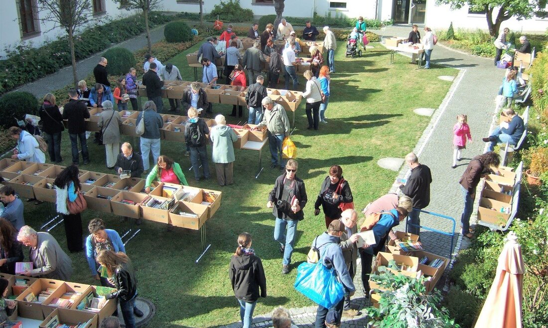 Weiden. Der Herbst ist da, die Tage werden kürzer – Zeit, sich mit neuem Lesefutter für gemütliche Abende einzudecken! Die Regionalbibliothek lädt ein zum großen Bücherflohmarkt am Samstag, den 7. [&hellip;]