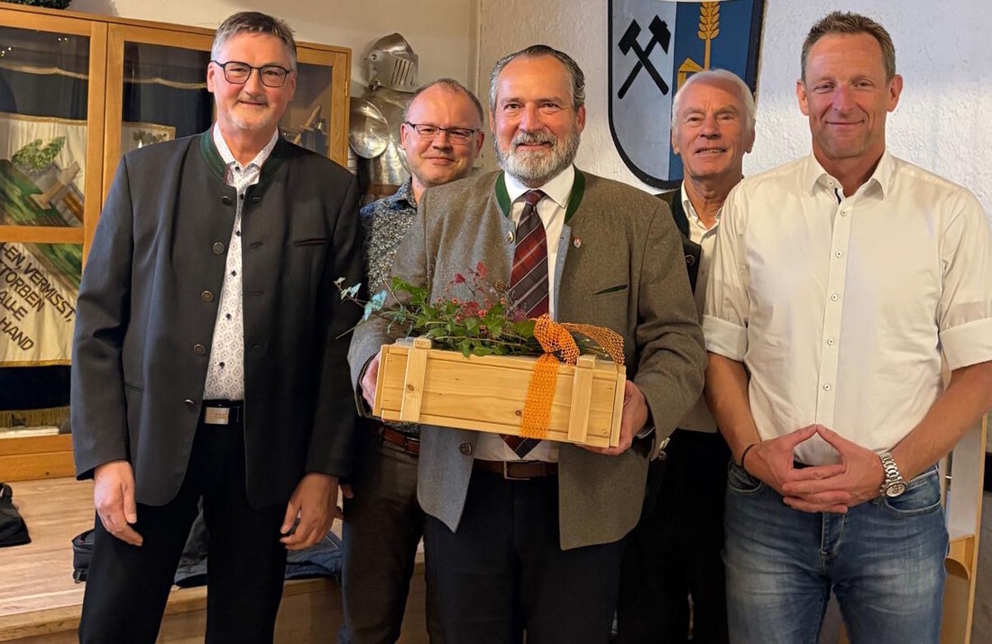 Stulln. Die Bürgerenergie Mittlere Oberpfalz zieht eine starke Bilanz: 400 Mitglieder erhalten eine Dividende von drei Prozent, neue Solar- und Windprojekte sind in Vorbereitung, und der Aufsichtsrat wurde teilweise neu besetzt.