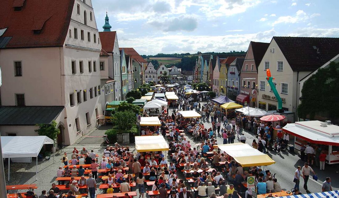 Neustadt. 2026 steigt das Bürgerfest erneut in der Freyung wegen unsicherer Stadtplatz-Sanierung, die Vereine setzen auf eine einzige Bühne und die Stadt erstellt einen neuen Lageplan.