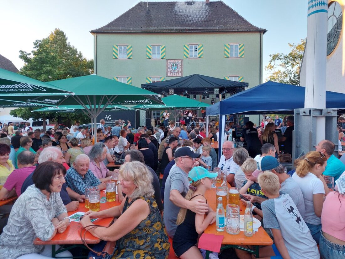 Nittenau. Das Bürgerfest präsentiert sich mit neuem Konzept, vielfältigem Programm für alle Generationen und Verantwortung durch die Freiwillige Feuerwehr Bergham. Musik, Tanz, Freizeitaktivitäten für Kinder, Jugendliche und Erwachsene sowie kulinarische Highlights erwarten die Besucher.