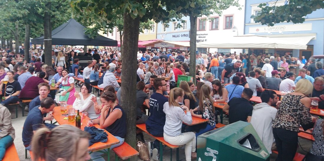 Weiden. Die Tage bis zum Bürgerfest in Weiden sind schon fast gezählt. Am kommenden Wochenende könnt ihr in Weiden wieder ordentlich schlemmen, feiern und die ausgelassene Stimmung genießen! Das gibt es [&hellip;]