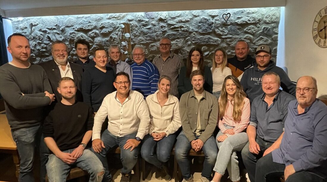 Floß. Die neue Bürgerliste stellt ein halbes Jahr nach der Gründung ihre Kandidatenliste für die Kommunalwahl 2026 vor. Einen Bürgermeisterkandidaten gibt es noch nicht; ab Anfang Dezember werden 80 Unterschriften gesammelt.