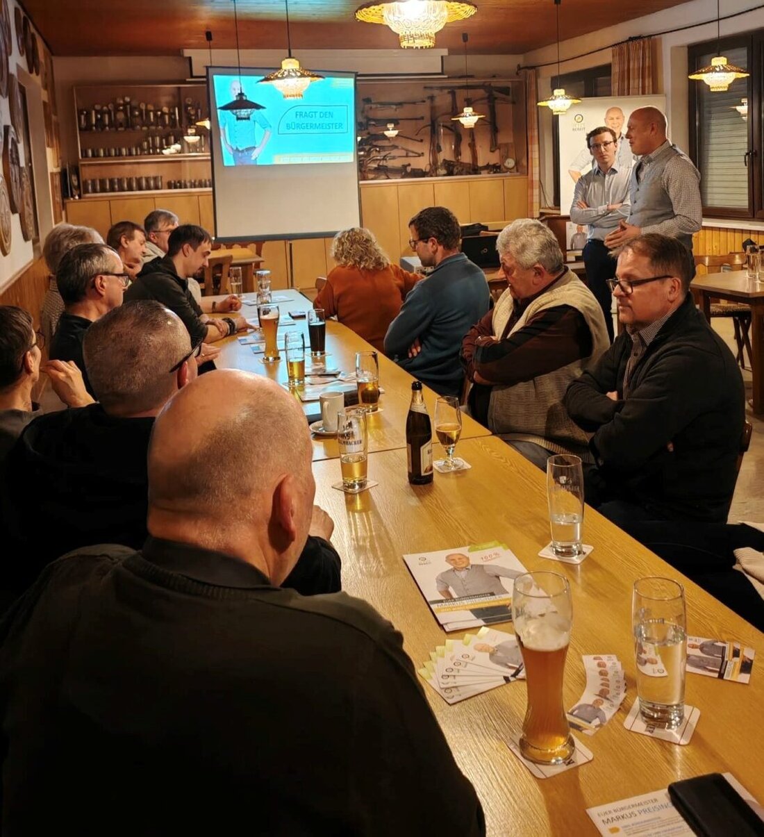 Plößberg. Bürgermeisterkandidat Markus Preisinger wirbt für frischen Kurs und klare Führung im Rathaus. Nach gut besuchten Terminen stellt er Ziele vor und lädt zu weiteren Stammtischen in Schönkirch und Beidl.