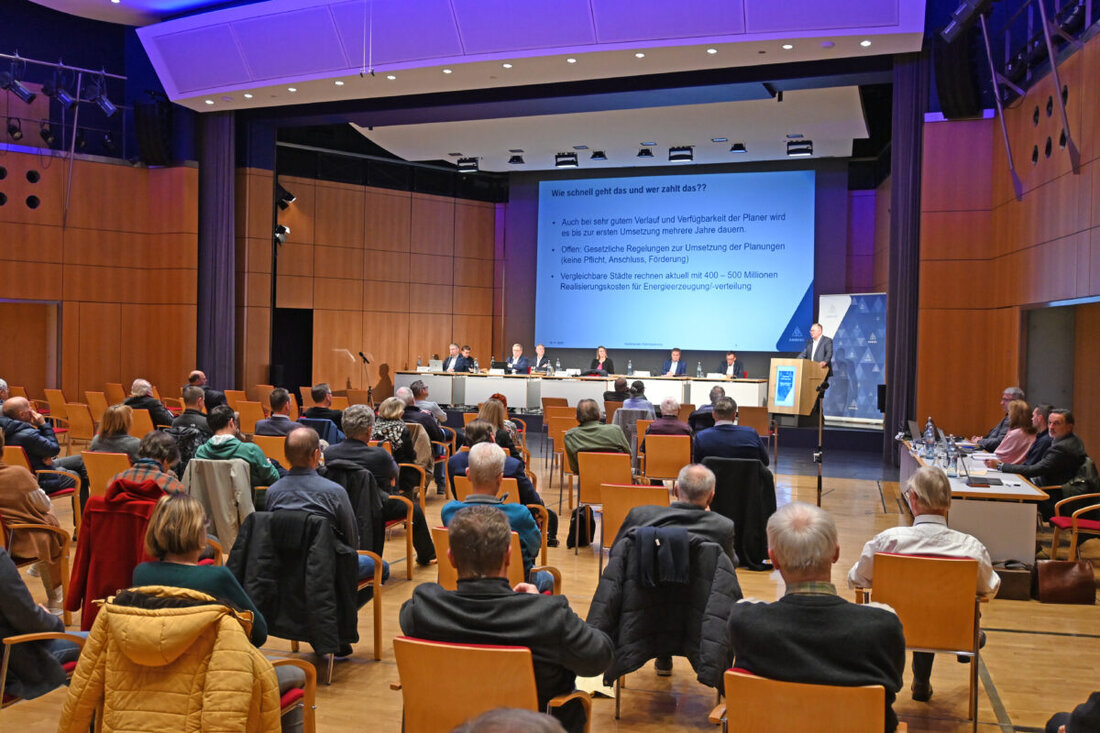 Amberg. Am 17. Oktober 2024 findet in der Jura-Werkstätte eine Bürgerversammlung statt, bei der Themen wie die Ganztagsschule und die ehemalige Leopoldkaserne diskutiert werden. Anträge müssen bis zum 27. September 2024 eingereicht werden.