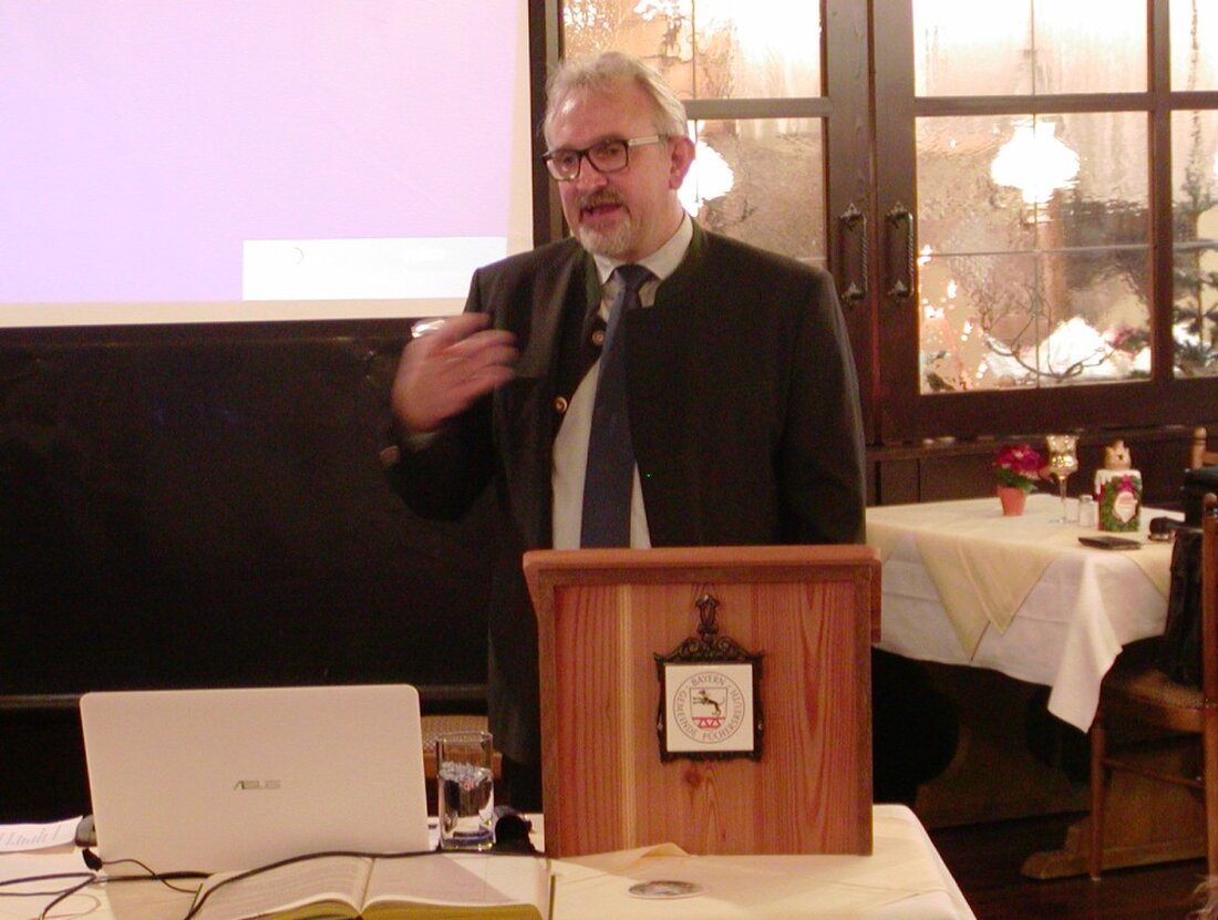 Wurz/Püchersreuth. Der Bürgermeister spricht von einem „Präzedenzfall mit überregionaler Bedeutung“. Das Landratsamt genehmigt gegen das Votum des Gemeinderates ein Bauvorhaben im Außenbereich. „Es gibt wohl solche Bürger und solche“, sagt [&hellip;]