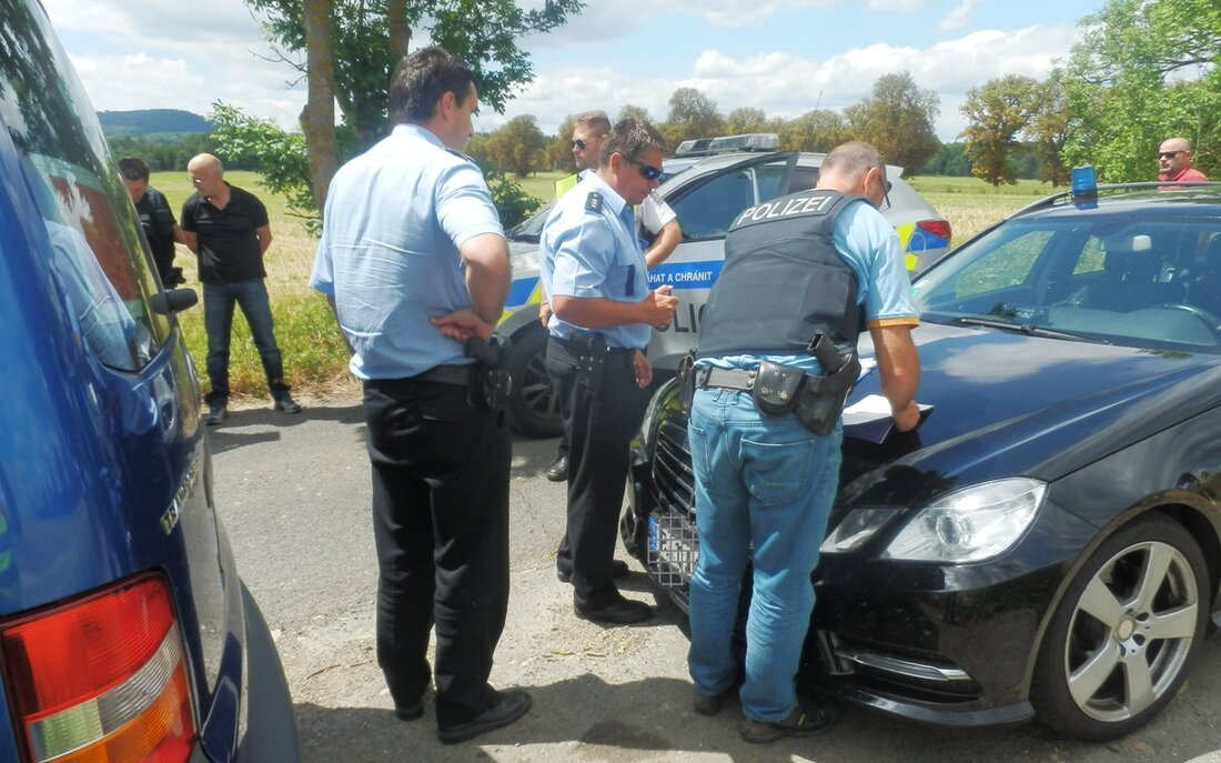 Waidhaus. Die Bundespolizei bot sich mit einem flüchteten Auto eine lange Verfolgungsjagd – von Deutschland nach Tschechien. In diesem Fall zum Glück aber nur zu Übungszwecken.  Die Bundespolizeiinspektion (BPOLI) Waidhaus [&hellip;]