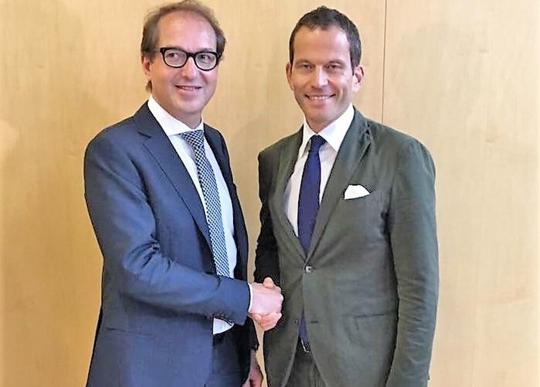 Neustadt/WN. Bundesverkehrsminister Alexander Dobrindt hat sich am Mittwoch auf Einladung des CSU-Bundestagsabgeordneten Albert Rupprecht nach Neustadt/WN beim Pressegespräch klar positioniert: Die betroffenen Anwohner entlang der Bahnstrecke Hof – Regensburg werden im Rahmen [&hellip;]