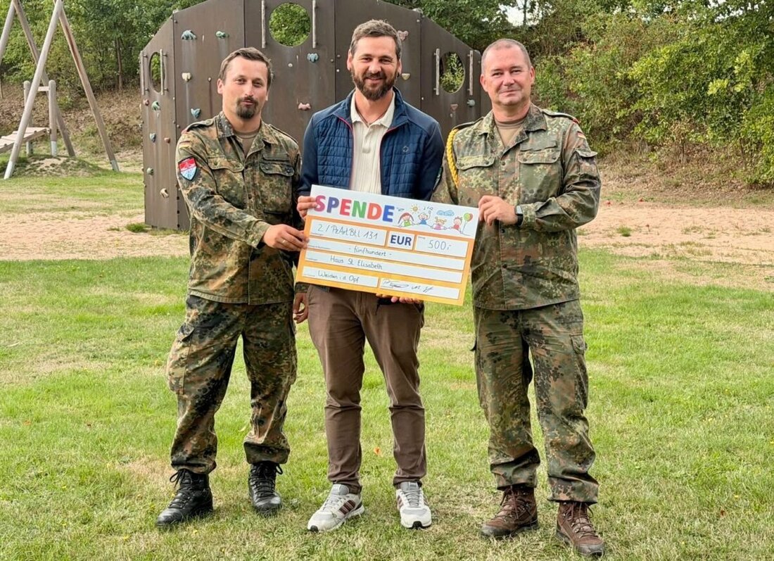 Windischeschenbach. Die 2. Batterie des Panzerartilleriebataillons 131 aus Weiden hat dem Haus St. Elisabeth 500 Euro gespendet und damit die langjährige Patenschaft mit der Stadt bei einer persönlichen Übergabe bekräftigt.