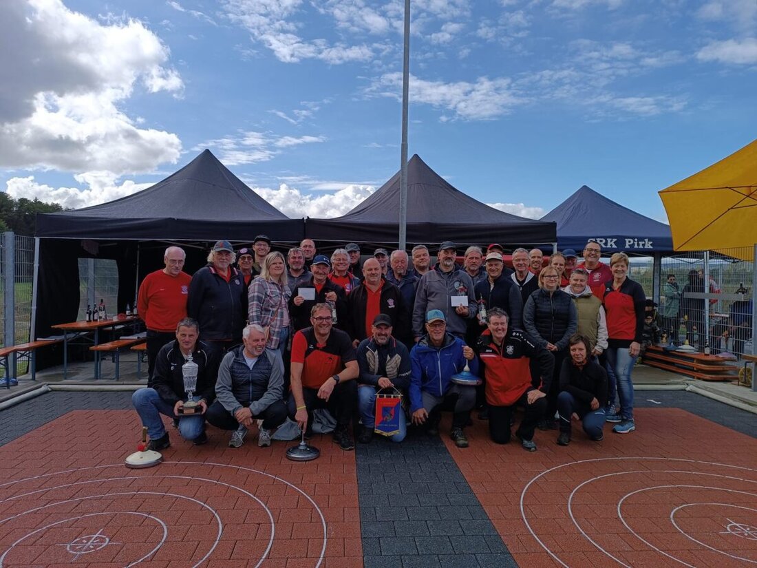 Pirk. Die SpVgg Pirk richtete am Samstag die 2. Dorfmeisterschaft im Stockschießen aus, bei der das Team der Bundeswehr gewann. Elf Teams nahmen teil.